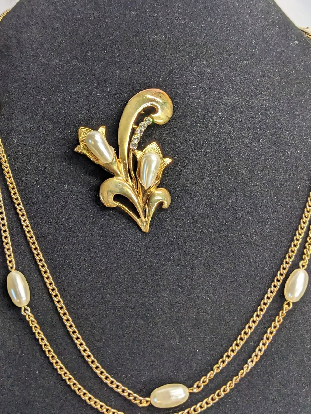 Gold-tone Necklace And Brooch Grouping With Faux Pearls And Rhinestones